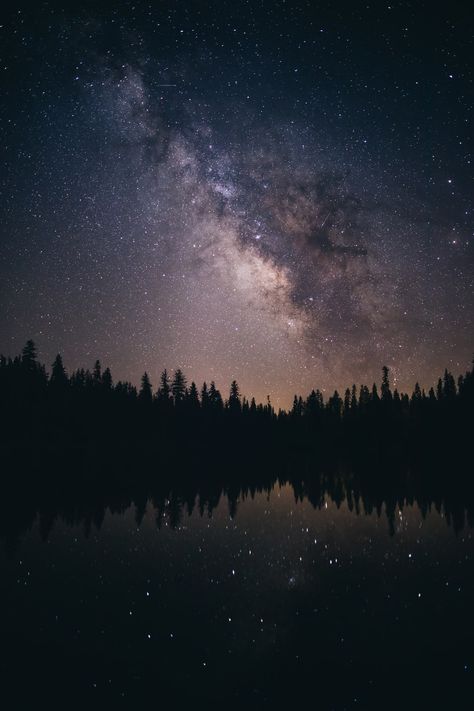 Milky Way Pictures, Milky Way Photos, 2k Wallpaper, Lassen Volcanic, Galaxy Images, Lassen Volcanic National Park, Wallpaper Cantik, Silhouette Photography, Night Sky Wallpaper