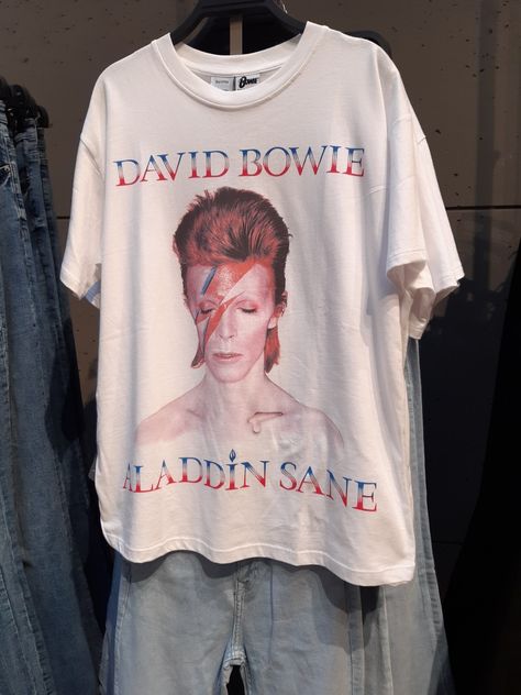 David Bowie Bowie Shirt Outfit, Bowie Birthday, David Bowie Birthday, Bowie Tshirt, David Bowie Tattoo, Tshirt Outfits, Gift List, David Bowie, Outfits Aesthetic