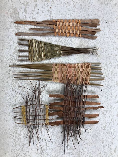 Driftwood Weaving, Weaving Samples, Felting Inspiration, Twig Art, Loom Projects, Fiber Sculpture, Weaving Wall Hanging, Deco Nature, Sustainable Art