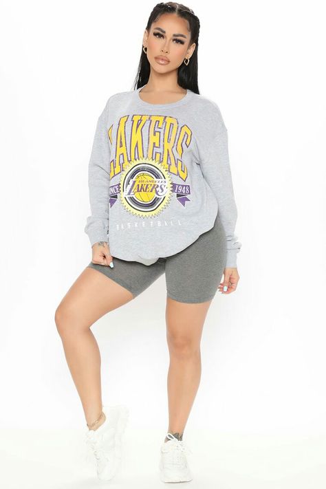 Lakers Sweatshirt, Susie Carmichael, Trousers Women Outfit, Graphic Tees Fashion, Outfits Gorditas, Graphic Tee Style, Boujee Outfits, Fashion Nova Outfits, Cute Lazy Outfits