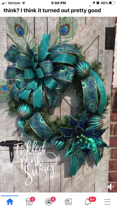 Peacock Christmas Decorations, Teal Christmas Tree, Peacock Christmas Tree, Decorative Mesh Wreaths, Peacock Wreath, Teal Christmas, Peacock Christmas, Deco Mesh Wreaths Diy, Christmas Tree Decorating Themes