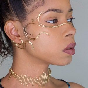 Jóias Body Chains, Thigh Jewelry, Nose Rings Studs, Dope Jewelry Accessories, Face Jewellery, Face Jewels, Cuff Jewelry, Dope Jewelry, Nose Rings