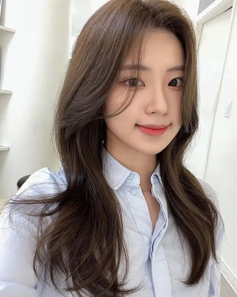 Korean Long Hair, Hairstyle Guide, Korean Hairstyles, Medium Hair Styles For Women, Tousled Bob, Hairstyles 2024, Hair Tint, Hair Guide, Haircuts Straight Hair