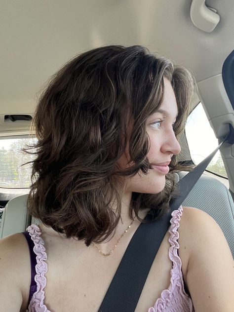 Short Haircut On Wavy Hair, Wavy Layers Short, Wavy Layered Haircuts Short, Short Natural Wavy Hair With Layers, Short Haircut With Curtain Bangs Curly, Short Wavy Hair Layers Shoulder Length, Layered Hair Medium Wavy Shoulder Length, Layers On Short Wavy Hair, Short Wavy Hair Curtain Bangs Layers