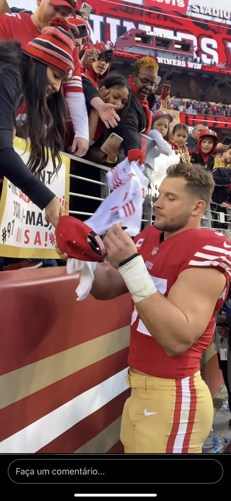 Nick Bosa Wallpaper Iphone, Nick Bosa Girlfriend, Nick Bosa Wallpaper, Big Muscle Men, Football America, Nick Bosa, Nfl Football 49ers, Cute Football Players, Nfl 49ers