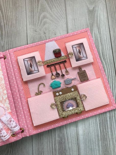 Diy Dollhouse Books, Felt Doll House, Sewing Kit Pattern, Diy Busy Books, Quiet Book Pattern, Fabric Doll House, Quiet Book Templates, Baby Quiet Book, Diy Quiet Books