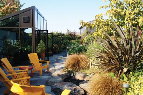 Backyard Inspiration: 4 Gorgeous Pacific Northwest Patios | Seattle Met Seattle Bars, Modern Greenhouses, Northwest Landscaping, Seattle Restaurants, Large Greenhouse, Backyard Inspiration, Real Estate Houses, Greenhouses, Contemporary Landscape