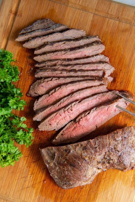 Instant Pot Flank Steak is both tender and delicious. Proof that bold flavor doesn’t have to cost a fortune or take hours to cook! Flat Iron Steak Recipes, Flap Steak, Marinade Flank Steak, Easy Scalloped Potatoes Recipe, Flank Steak Tacos, Grilled Beef Recipes, Steak Marinade Recipes, Flank Steak Recipes, Flat Iron Steak