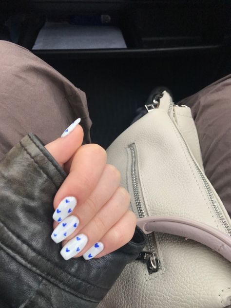 Nail Inspiration Blue And White, Blue White Gel Nails, White Dark Blue Nails, Blue And White Almond Nails Design, White And Blue Nail Inspo Acrylic, Easy Blue And White Nails, Blue Love Heart Nails, Blue Nails Heart Design, Dark Blue White Nails