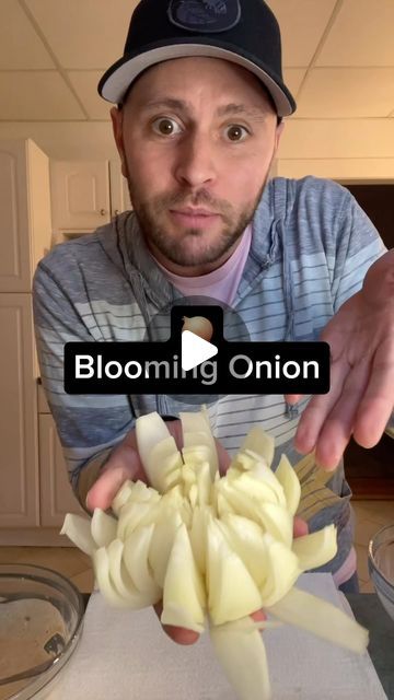 Jorey Tessier on Instagram: "🧅 
.
.
.
Instructions: measure the ingredients with your ❤️ and air fry 350 for 15 minutes.
.
.
.
#airfryer #onion #bloomingonion #airfryerrecipes #snacks" Blooming Onion Recipes, Actifry Recipes, Red Onion Recipes, Bloomin Onion, Air Fryer Recipes Snacks, Blooming Onion, Dehydrated Onions, Tree Sign, Air Fry Recipes