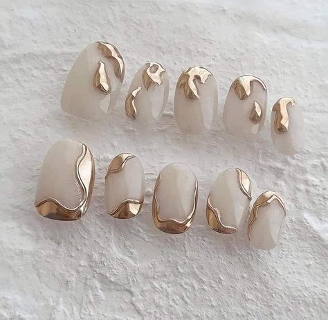 Nail Art Elegant Classy Beautiful, Desain Salon Kuku, Nail Art Japanese, Japanese Nail Design, Chrome Nail Art, Japanese Nail, Elegant Nail Art, Asian Nails, Nail Art Trends