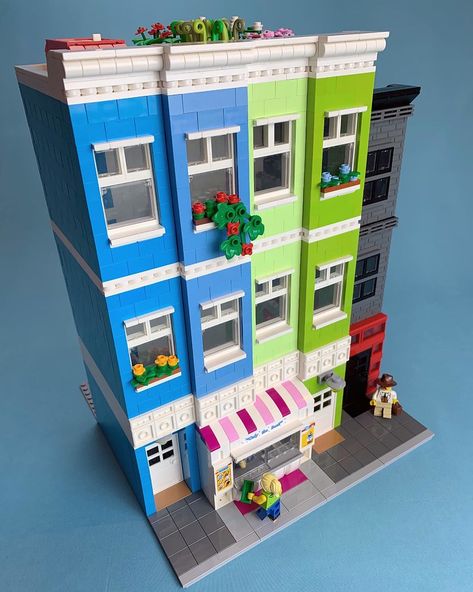 Lego Apartment Building, Lego Apartment, Lego Modular Buildings, Lego Beach, Modular Bed, Lego Boards, Lego Modular, Modular Building, Lego House