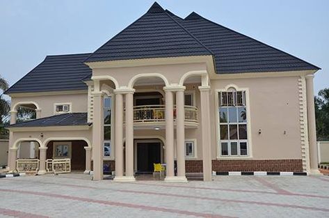 Features of Luxury Houses in Nigeria - PropertyPro Insider Houses In Nigeria, House Plans With Pictures, Luxury Real Estate Marketing, Classic House Exterior, Southwestern Home, House Design Pictures, Model House Plan, Duplex House Design, Bungalow House Plans