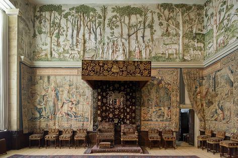 Hardwick Hall | D667_155 12/08/2012 : Hardwick Hall (Robert … | Flickr English Manor Houses Interior, Knole Sofa, Manor House Interior, Hardwick Hall, Dog Table, English Manor Houses, Castles In England, Chatsworth House, Hall Interior