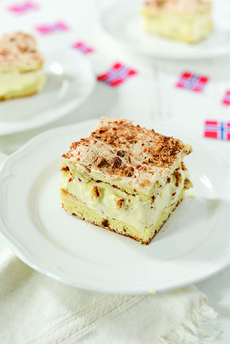 Norwegian Desserts, Syttende Mai, Norwegian Cuisine, Best Cake Recipe, Viking Food, Nordic Recipe, Cake Pretty, Norwegian Recipes, Scandinavian Recipes