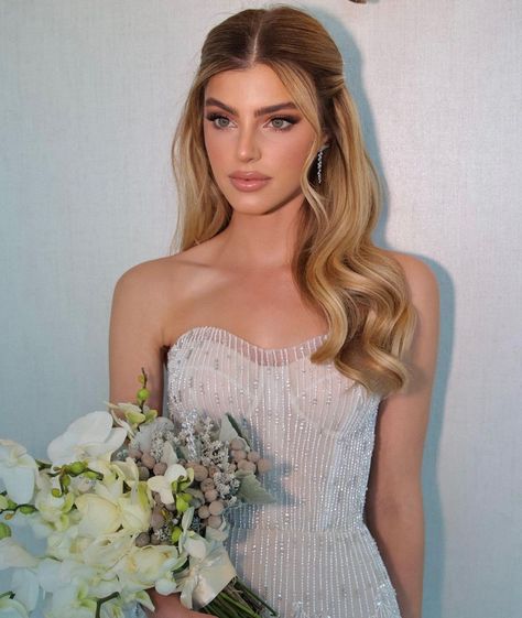 Bridesmaid Hair Inspo, Bridal Hair Down, Wedding Hair Half, Bridesmaid Hair Makeup, Bridal Hair Inspiration, Vlasové Trendy, Long Hair Wedding Styles, Braut Make-up, Front Hair Styles