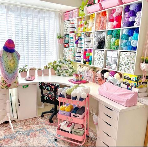 Crochet Room, Knitting Room, Craft Shed, Yarn Organization, Dream Craft Room, Craft Room Design, Yarn Storage, Workshop Design, Hobby Room