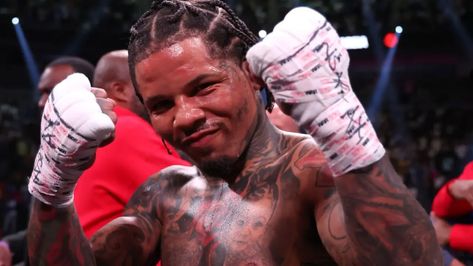 Gervonta Davis's relationship with Yaya is on highlight after their arrest. Davis always had been in a controversial relationship but this one was interesting as he dated his mentor Floyd Mayweather's ex-girlfriend. In addition, the couple were also arrested by the US police. Gervonta Davis, Muhammad Ali Boxing, Boxing Images, Ufc Boxing, Muhammed Ali, Boxing Posters, Boxing History, Champions Of The World, Boxing Champions