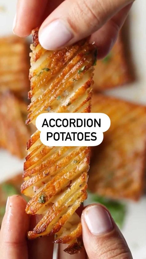 buzzfeedtasty on Instagram: These Accordion Potatoes by @amytasty are music to my ears! Delicious Healthy Dinner Recipes, Accordion Potatoes, Accordion Potato, Cottagecore Recipes, Potatoes Crispy, Music To My Ears, Lemon Cookies Recipes, Healthy Potato Recipes, Keto Beef Recipes