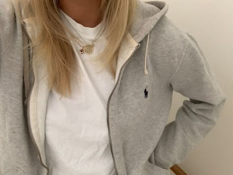 Vanilla Girl Aesthetic Outfits, Hoodie Outfit Aesthetic, Ralph Lauren Aesthetic, Ralph Lauren Zip, Ralph Lauren Hoodie, Stockholm Style, Hoodie For Women, Autumn Fits, Women Ralph Lauren