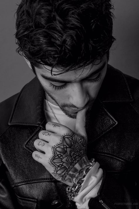 Zayn Malik Photoshoot, Zayn Malik Wallpaper, Zaddy Zayn, Zany Malik, Zayn Malik Style, Ian Bohen, Peter Hale, Zayn Malik Photos, Fine People