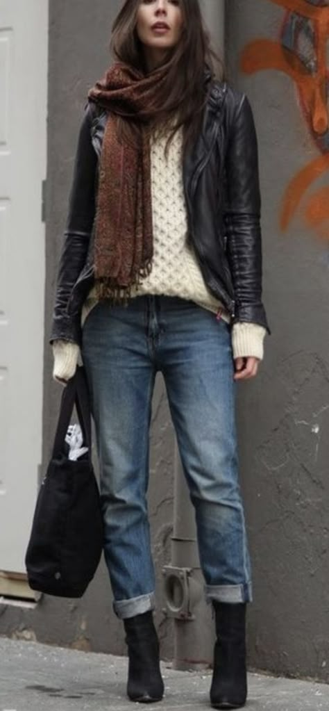 Pantalones Boyfriend, Boyfriend Jeans Outfit, Jeans Outfit Winter, Mode Tips, Winter Street, Boyfriend Jean, Mode Casual, Outfit Jeans, Looks Street Style