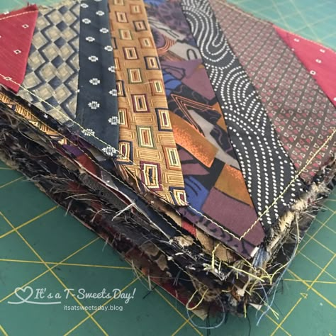 Diy Necktie Projects, Mens Ties Crafts, Necktie Quilt, Tie Pillows, Necktie Crafts, Tie Quilt, Tie Crafts, Scrappy Quilt Patterns, String Quilts