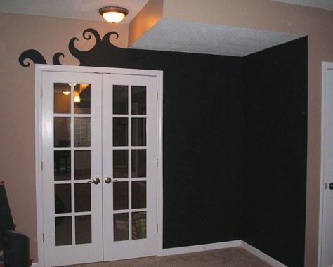 Transition between two paint colours on a common wall Room Transition Ideas Wall, Wall Color Transition, Room Transition Ideas, Chalkboard Wall Playroom, Playroom Remodel, Room Transition, Chalkboard Wall Kitchen, Magnetic Chalkboard Wall, Chalkboard Wall Decor