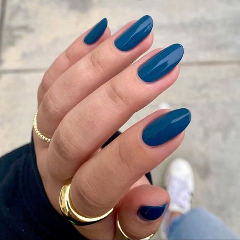 Uploaded by @ngela1610. Find images and videos about manicure nails and petrol blue nails on We Heart It - the app to get lost in what you love. Petrol Blue Nails, 23 Nails, Blue And Green Nails, Matted Nails, Fresh Nails, 2024 Nails, Zoya Nail, Zoya Nail Polish, Cute Gel Nails