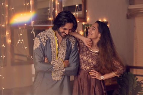 Rakshabandhan Photoshoot, Brother Sister Funny, Sister Funny, Kartik Aaryan, Sisters Funny, Brother And Sister, Brother Sister, Funny Photos, Diwali