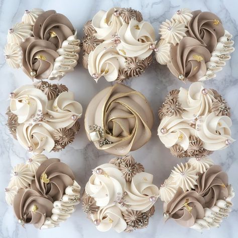 Cupcakes Bonitos, Moms 60th, Elegant Cupcakes, Petal Cake, Cupcake Decorating Tips, Pretty Cupcakes, Cupcake Cake Designs, Wilton Cake Decorating, Buttercream Cupcakes