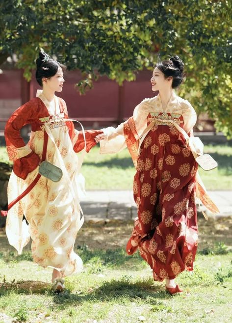 Chinese Photography, Hanfu Traditional, Traditional Chinese, Photography, Pins