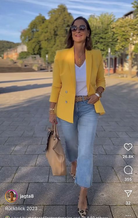 Mustard Blazer Outfits For Women, Yellow Blazer Outfit Business, Yellow Blazer Outfit Classy, Mustard Yellow Jacket Outfit, Straight Cropped Jeans Outfit, Yellow Blouse Outfit, Yellow Blazer Outfit, Plaid Blazer Outfit, Blazer Outfits Casual