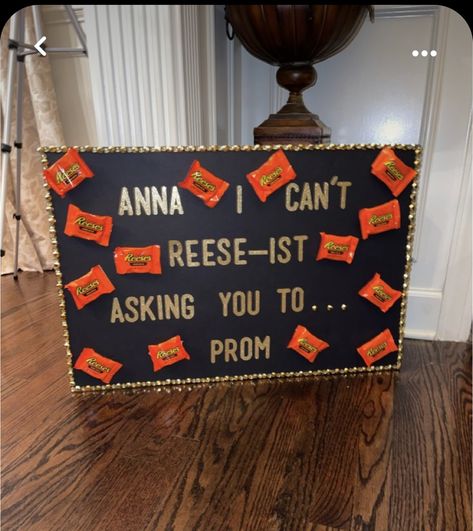 Reese’s Dance Proposals, Reese’s Promposal Ideas, Promposal Ideas Flowers, Chocolate Promposal, Cutest Promposal Ideas, Promposal Ideas For Him Football, Promposal Ideas For Him Funny, Promposal Ideas For Him Boyfriends, Courtwarming Proposals