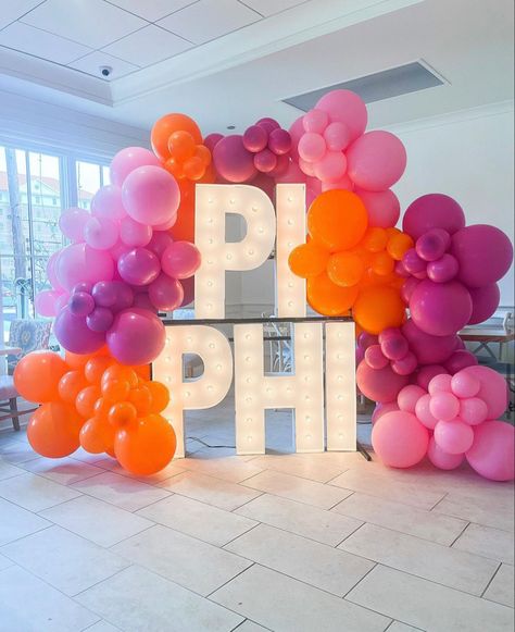 Sorority Event Decorations, Sorority Recruitment Room Decorations, Sorority Recruitment Rooms, Sorority Philanthropy Events, Adpi Recruitment, Sorority Recruitment Decorations, Recruitment Decorations, Sisterhood Round, Pink Pancake