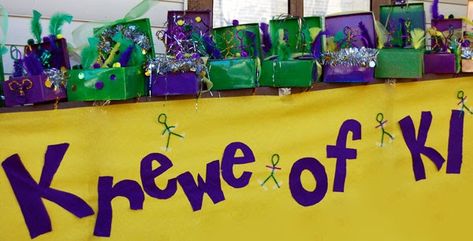 In Louisiana, schools around the state have their own version of Mardi Gras with small parades at school. Children craft pa... Mardi Gras Bulletin Board Ideas, Mardi Gras Bulletin Board, Kids Parade Floats, Shoebox Float, Mardi Gras Parade Float, Mardi Gras Kid, Mardi Gras Float, King Cake Baby, Mardi Gras Centerpieces