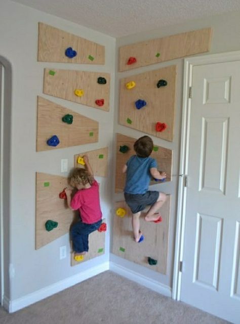 Diy Climbing Wall, Indoor Climbing Wall, Kids Climbing, Diy Wand, Rock Climbing Wall, Indoor Climbing, Climbing Wall, Playroom Ideas, Kids Corner