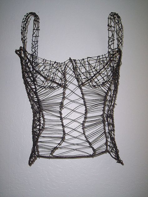 'corset' by unknown artist. Photographed by laundrygirl via flickr Cheap Corset, Cheap Lingerie, Lace Inspiration, Bridal Corset, Red Corset, White Corset, Corset Belt, Corsets And Bustiers, Wire Sculpture