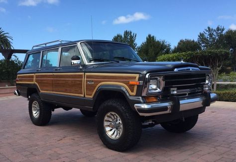 '86 Jeep Grand Wagoneer ... w/ AMC 360 V8 and sweet 3" lift. 1986 Jeep Grand Wagoneer, Cocheras Ideas, New Jeep Wagoneer, Jeep Garage, Station Wagon Cars, Jeep Grand Wagoneer, New Jeep, Classic Jeeps, Grand Wagoneer