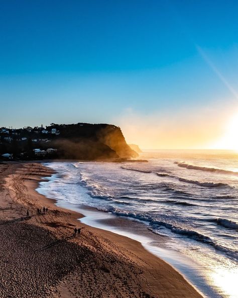 🌅 At the beach, every day is sun-day. Soak up the sunshine at Avoca Beach which forms part of the surfing and holiday resort area from The Entrance to Macmasters Beach. 🏄🏻‍♀️ 🏊🏼 Avoca Beach is also ideal for fishing and recreational swimming for all ages. Avoca Beach also features an ocean rock pool near the Surf Life Saving Club, perfect for young children. 📸 IG: shotzbybruce Surf Life Saving, Australian Summer, Ocean Rocks, Holiday Resort, Surf Life, Rock Pools, Central Coast, Saving Lives, At The Beach