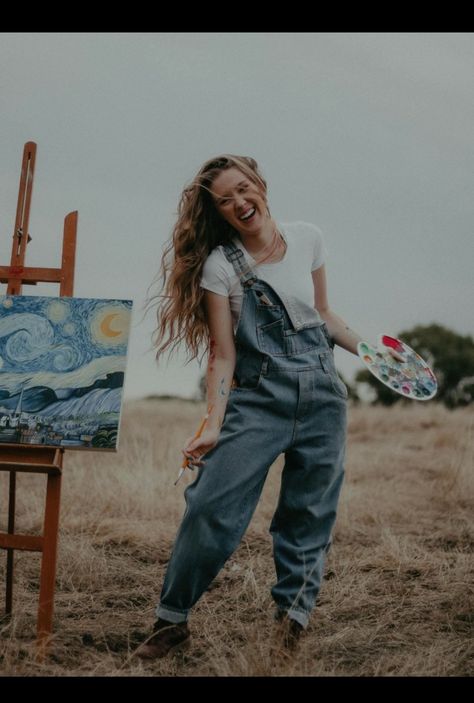 Artist Photoshoot With Painting, Painter Outfit Ideas, Hobby Senior Pictures, Artist Outfits Painter, Senior Pictures With Paint, Painting Inspired Photoshoot, Painter Outfit Artists, Outdoor Painting Photoshoot, Out Of The Box Senior Picture Ideas