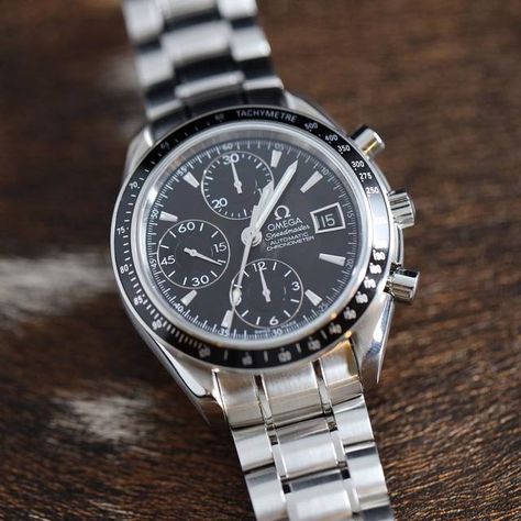 Omega Speedmaster Date Chronograph 3210.50.00 Speedmaster Omega, Omega Speedmaster Date, Rolex Daytona, Omega Speedmaster, Omega Seamaster, Burberry Men, Gucci Men, Automatic Watch, Luxury Watch