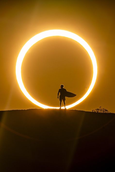 The Eclipse, North And South America, American Country, Solar Eclipse, Astronomy, Photo Sessions, South America, Surfboard, Surfing