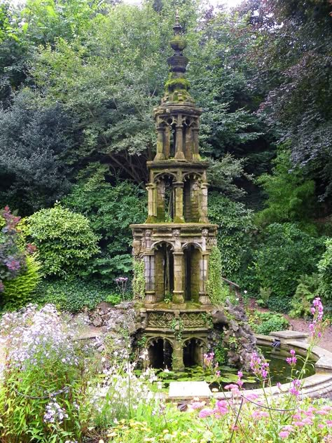 Gothic Water Fountain, Victorian Gothic Garden, Overgrown Fountain, Gothic Garden Decor, Gothic Landscaping, Garden Of Time, Northeastern Gothic, Gothic Garden Aesthetic, Gothic Fountain