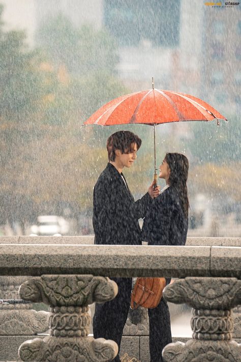 Couple Under Umbrella Aesthetic, Umbrella Images, Kdrama Wallpaper, Tale Of The Nine Tailed, Jo Bo-ah, K Wallpaper, Titan Anime, Korean Couple, Lee Dong Wook