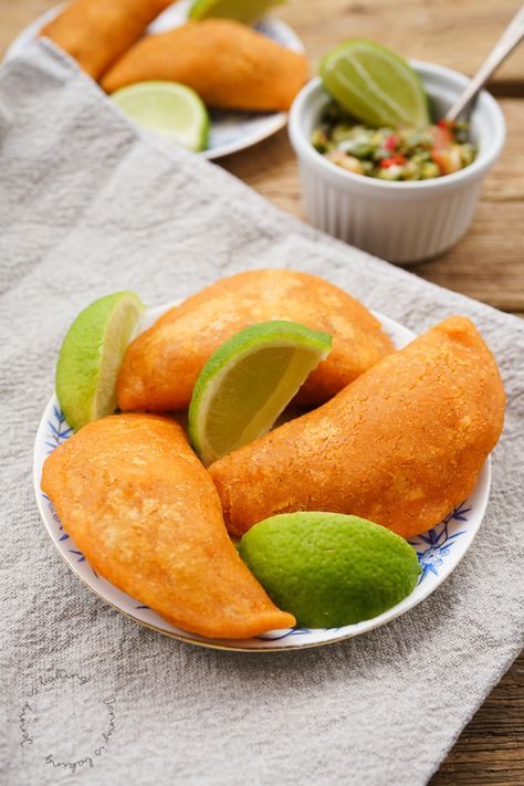 Colombian Empanadas, Colombian Cuisine, Empanadas Dough, Deep Frying Pan, Small Tomatoes, Fried Dough, Minced Meat, Latin Food, Frying Oil