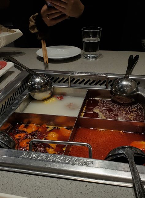 Hot Pot Chinese, Hot Pot Aesthetic, Chinese Hot Pot, Hotpot Restaurant, Hot Pot Restaurant, Food Aesthetics, Winter Bucket List, Chinese Chicken, Food Pics