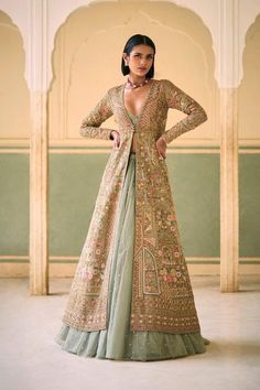 Indo Western Dress Party Wear, Sheesh Mahal, Simple Lehenga, Lehenga Designs Simple, India Wedding, Pakistani Wedding Outfits, Indo Western Dress, Pakistani Fancy Dresses, Footless Tights