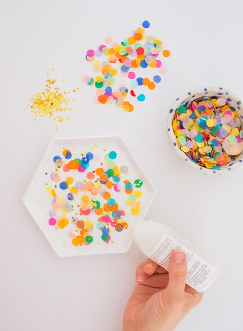 Confetti Catchall, made using dimensional magic mod lodge and ceramic tray | oh joy Acrylic Jewelry Diy, Confetti Crafts, Clay Christmas Decorations, Diy Confetti, Oh Joy, Catchall Tray, Joy Christmas, Ceramic Tray, Craft Night