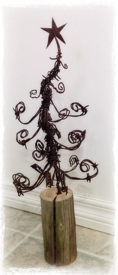 Barbwire Christmas tree Barbwire Crafts, Barbwire Art, Barb Wire Crafts, Wire Christmas Tree, Christmas Tree Wood, Barbed Wire Art, Barb Wire, Alternative Christmas Tree, Brown Christmas